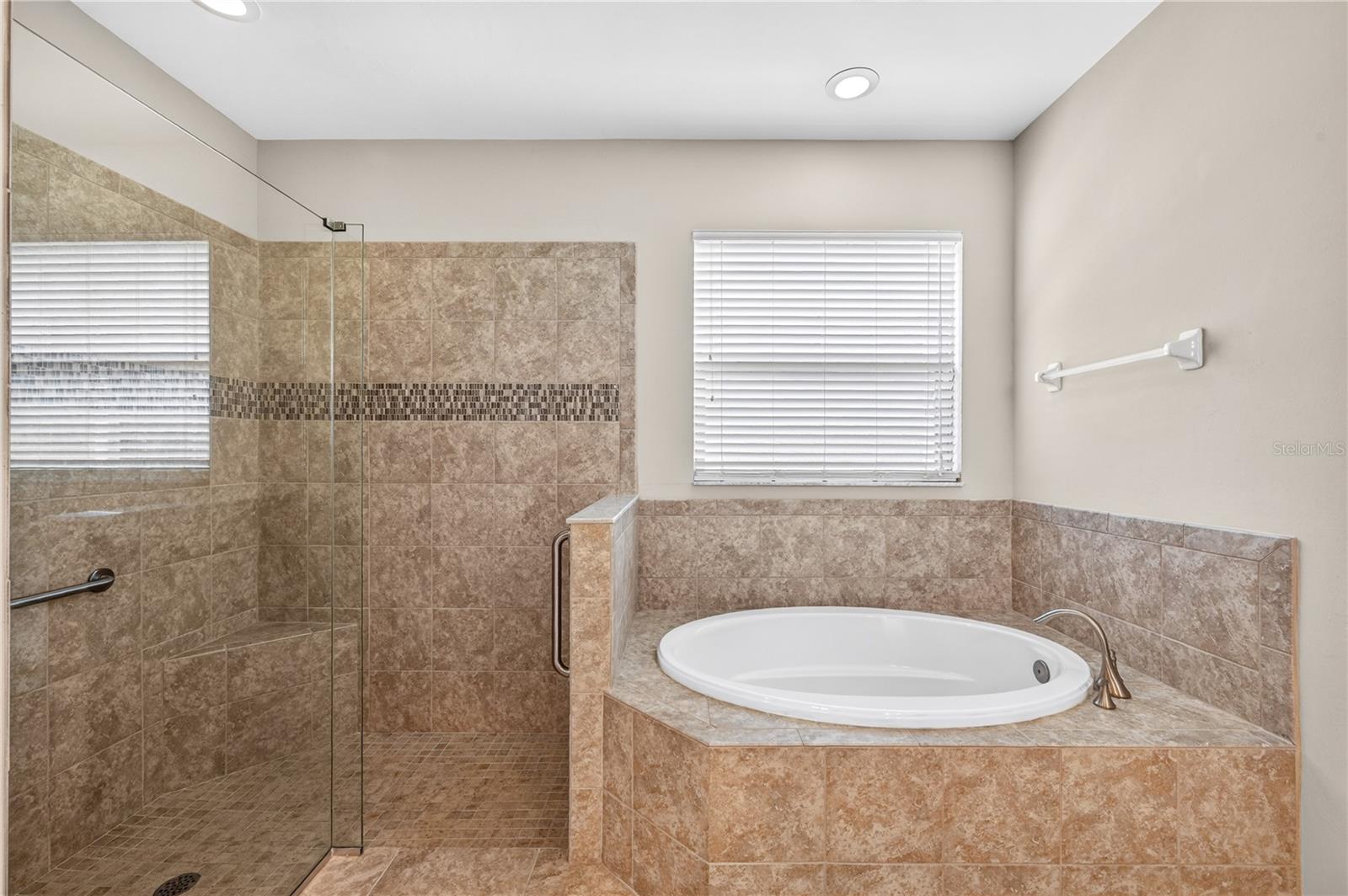 120 VENTOSA PL — photo 20