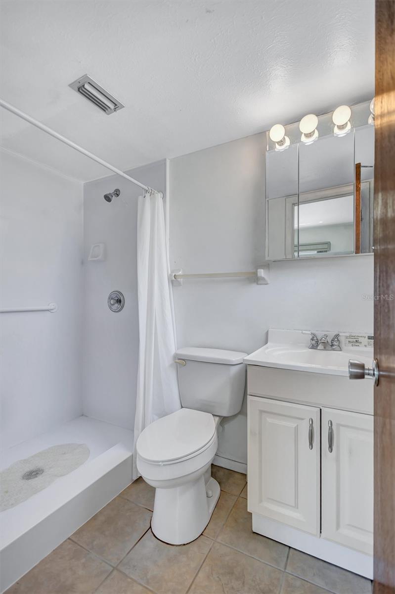 2217 SUNSET DR #E27 — photo 22