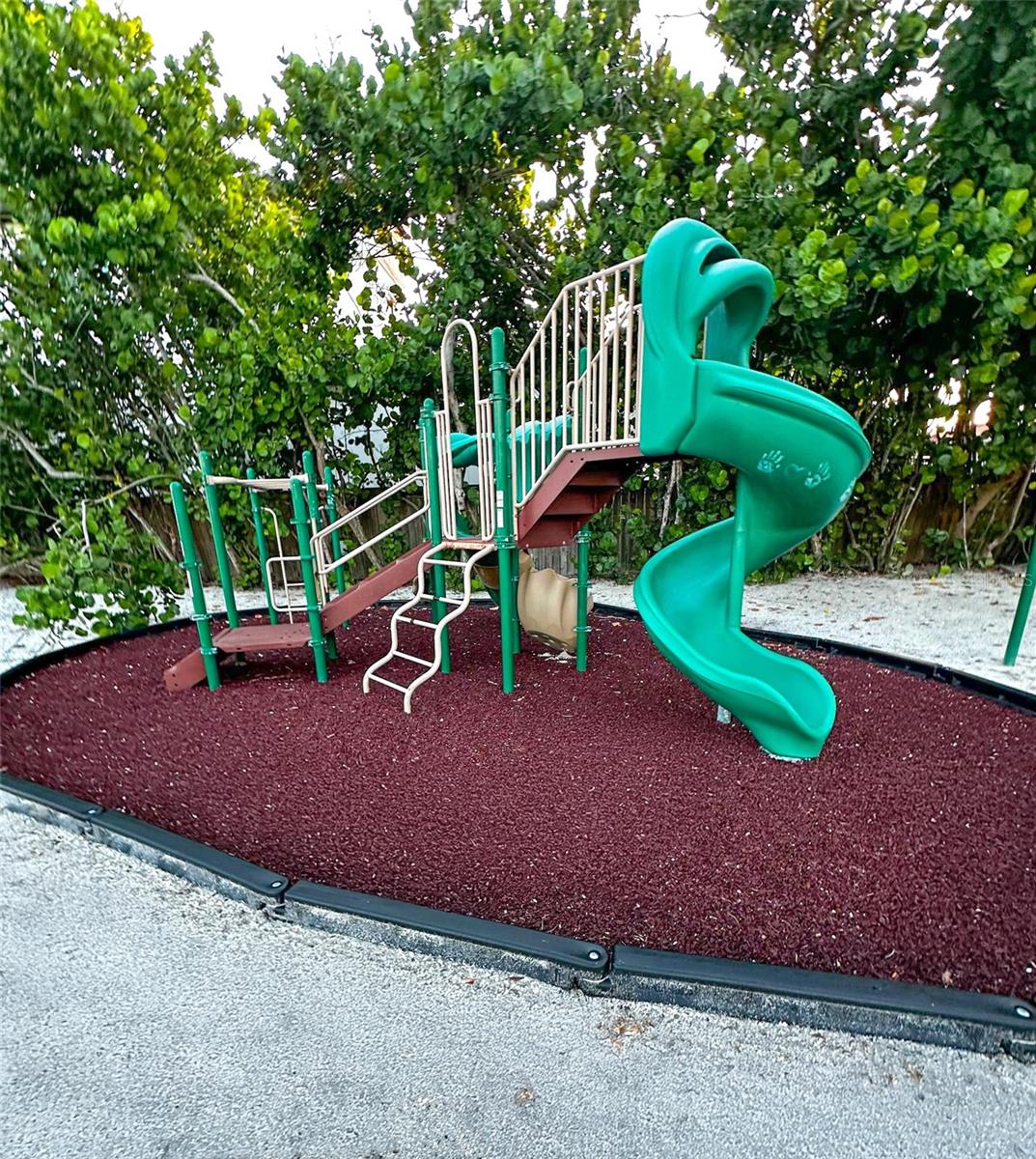7825 SANDERLING RD — photo 44