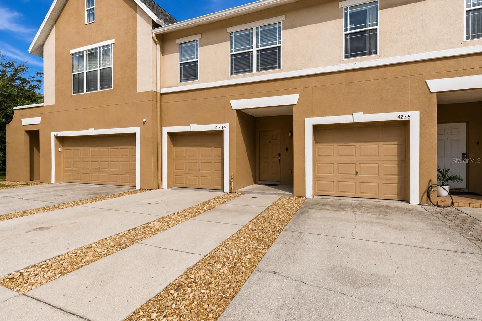 4234 TYLER CIR N ##102B — photo 2
