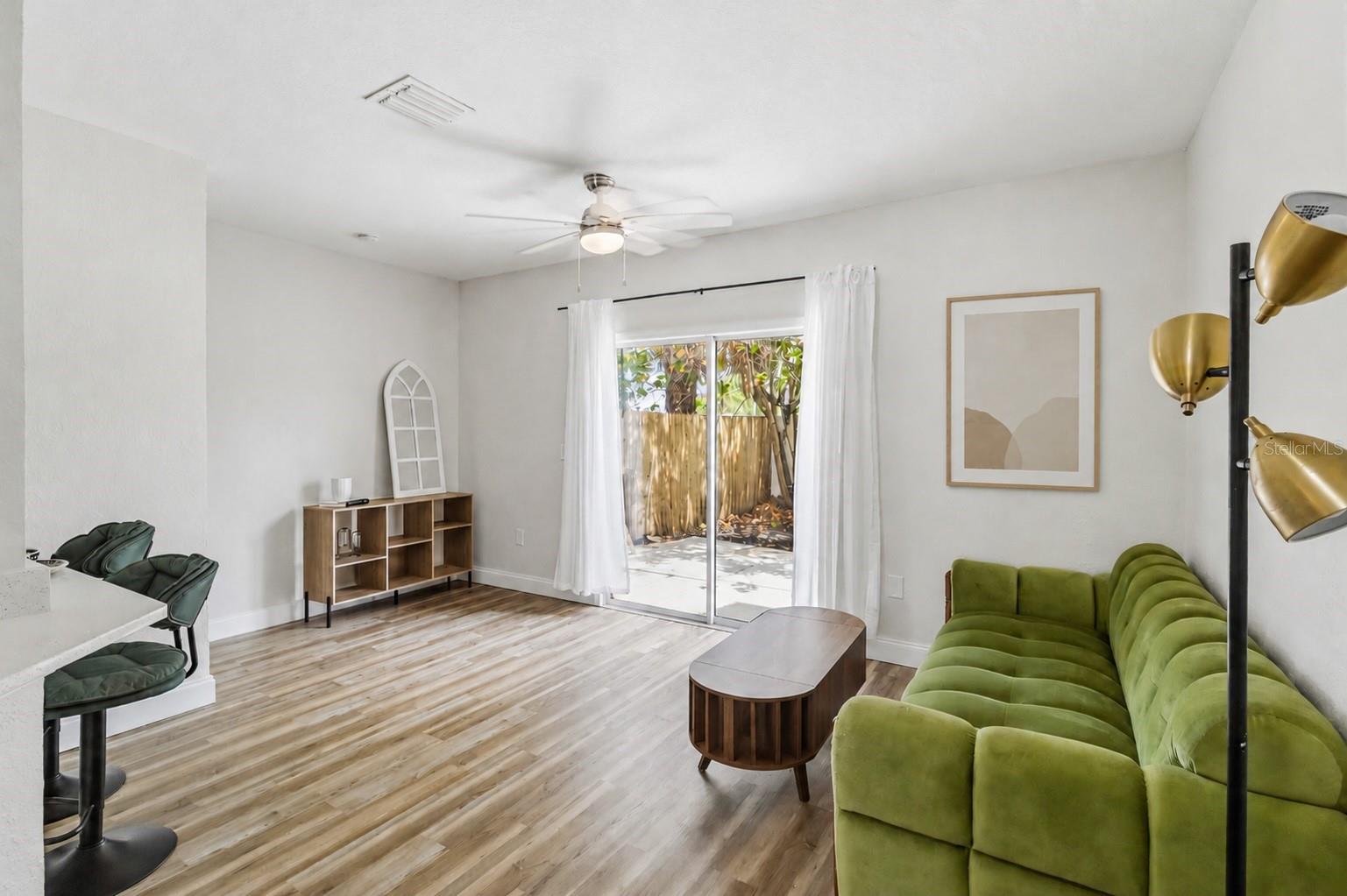 4234 TYLER CIR N ##102B — photo 4