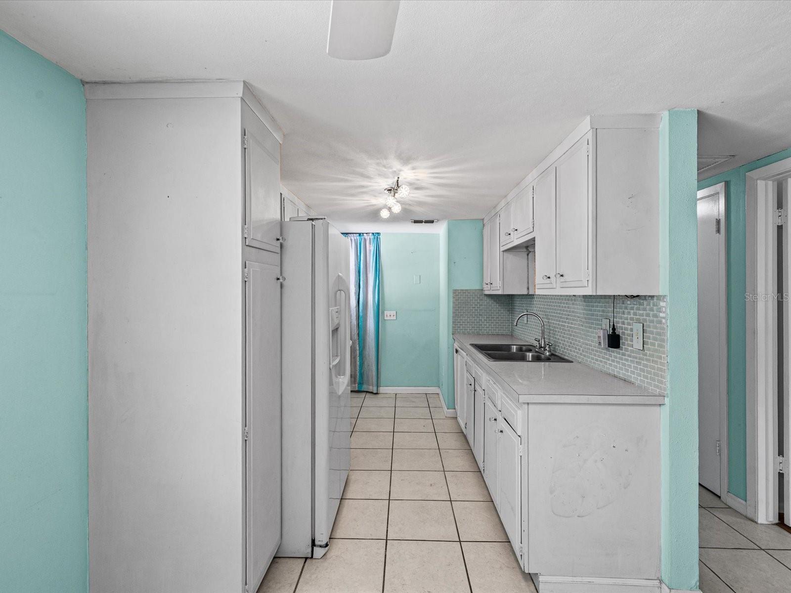 9931 GOLDEN LOOP — photo 10