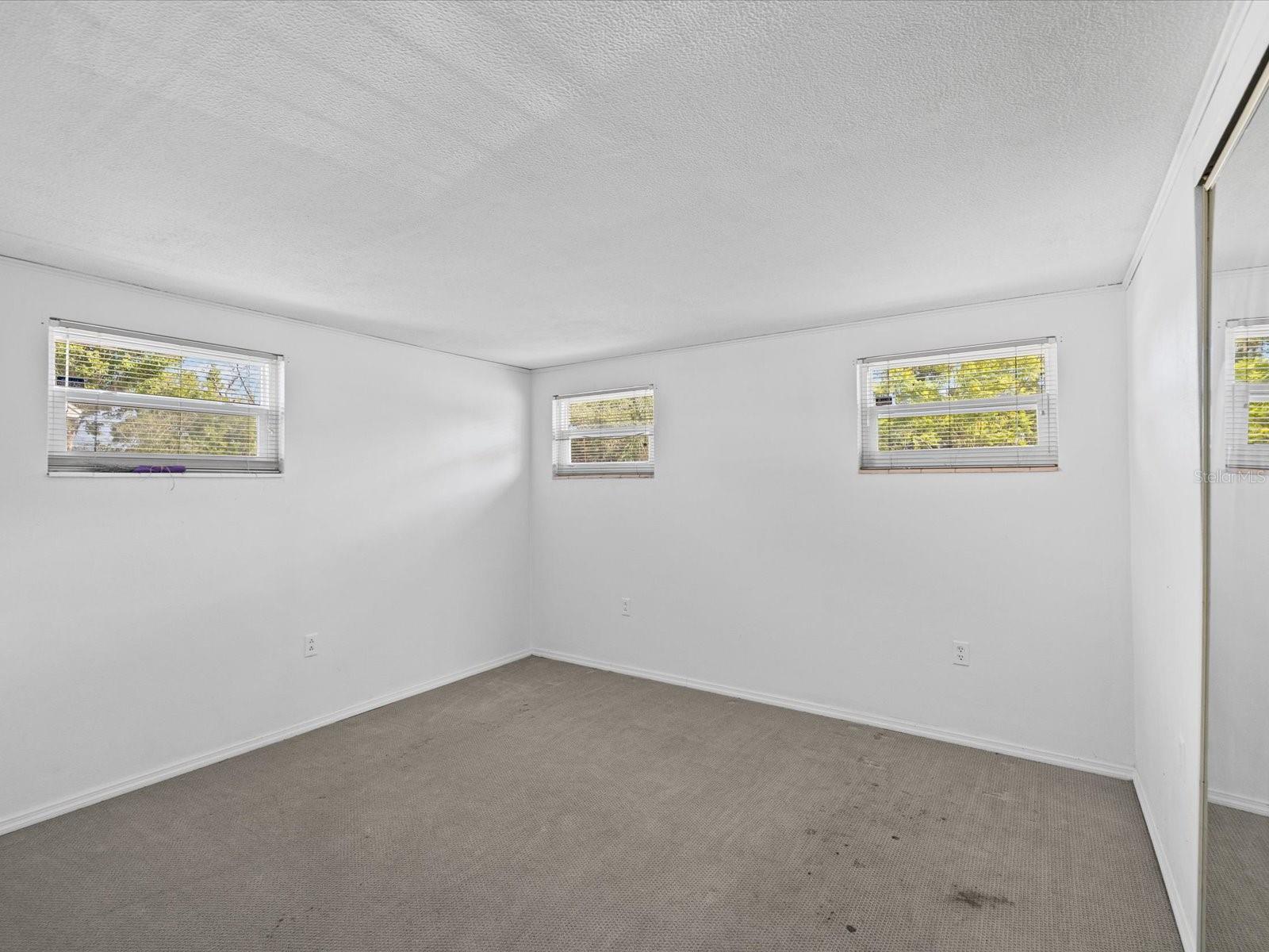 9931 GOLDEN LOOP — photo 15