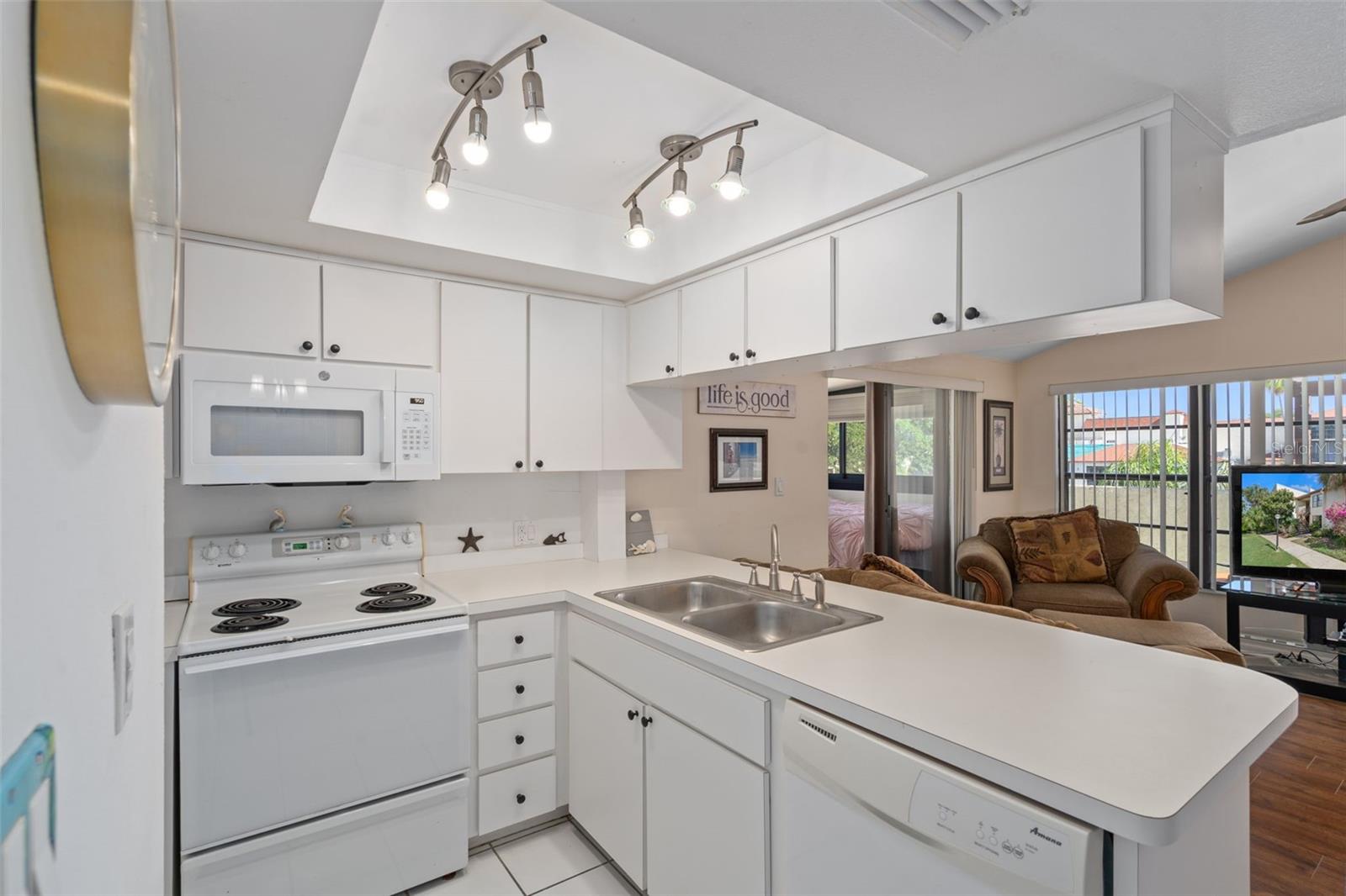 2571 CYPRUS DR #1-201 — photo 16