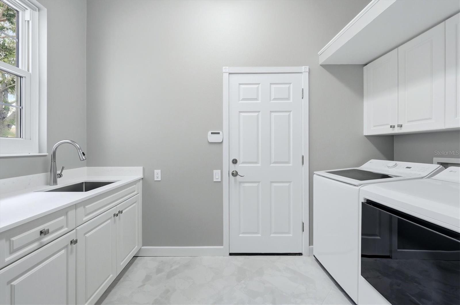 8160 COLLINGWOOD CT — photo 39