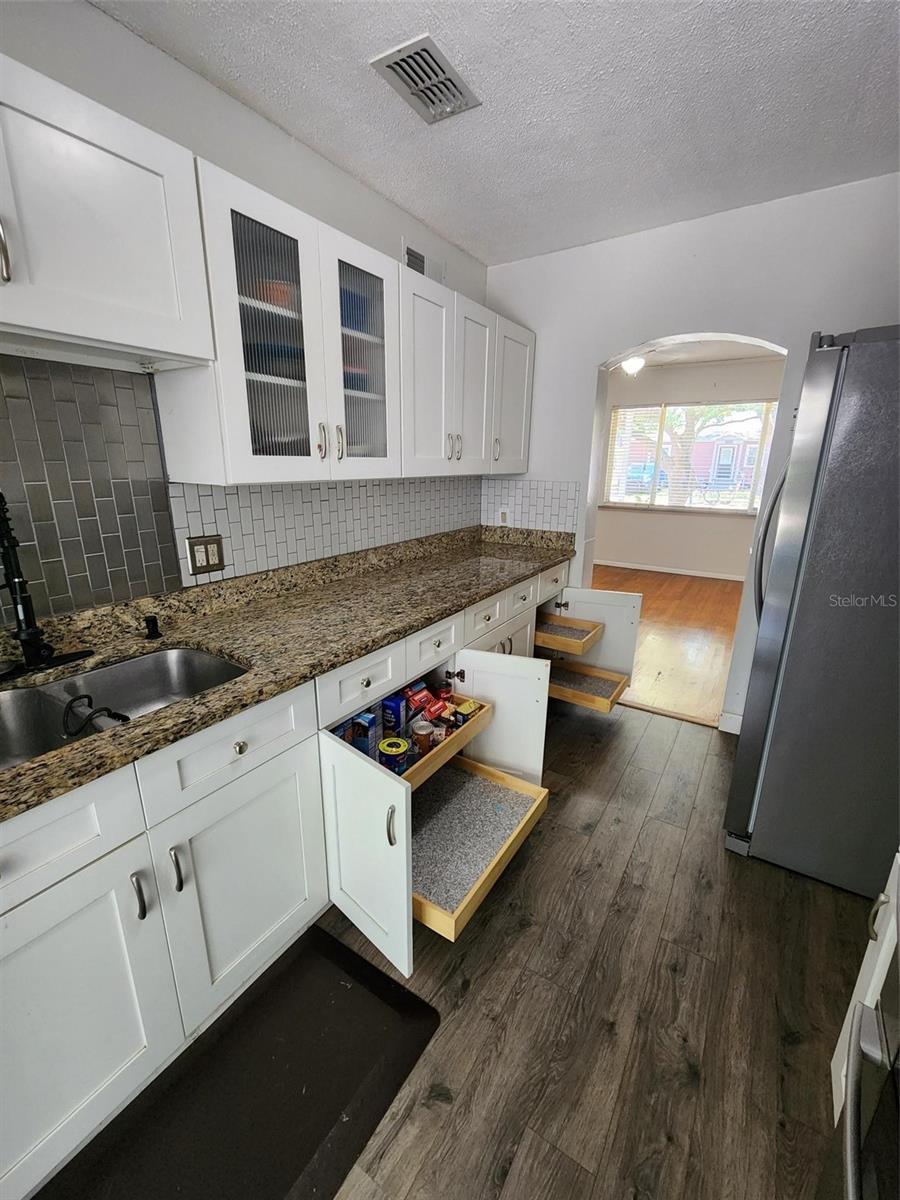 1608 EDNA AVE — photo 8