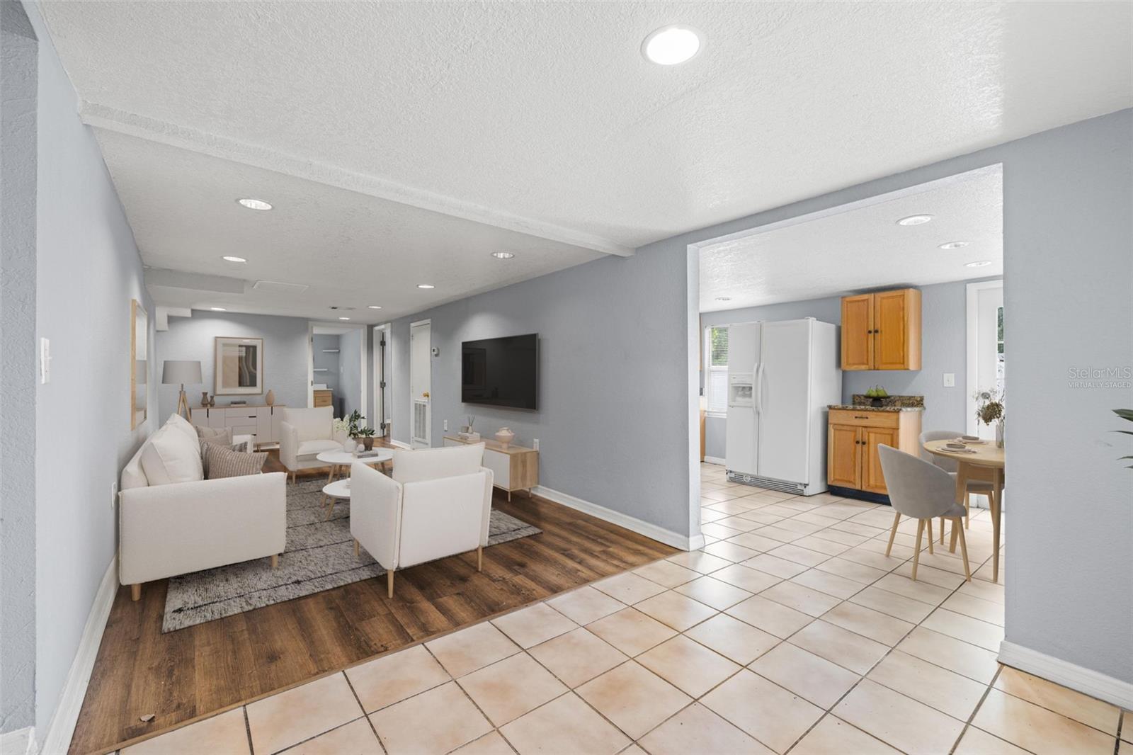 305 E HANNA AVE — photo 7