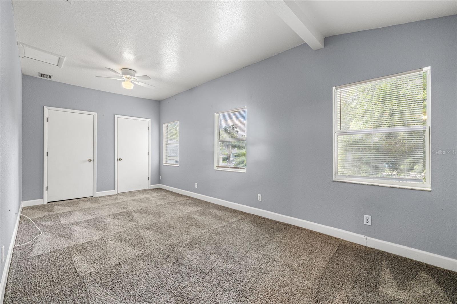 305 E HANNA AVE — photo 25