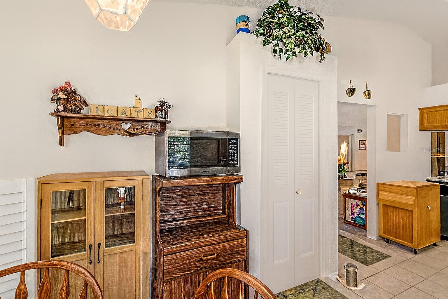 1237 FRANFORD DR — photo 4