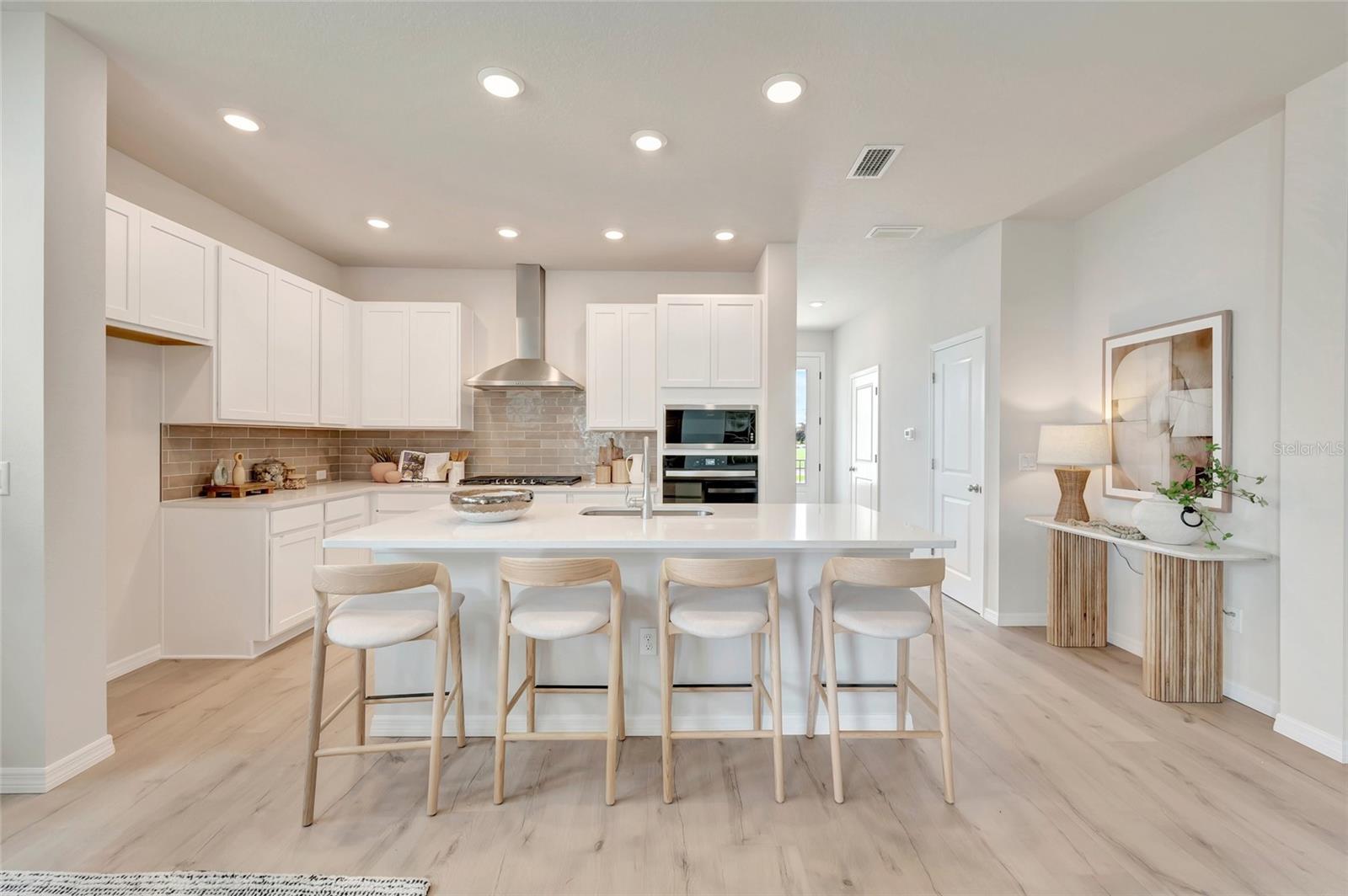 2831 CRIMSON CAP ST — photo 2
