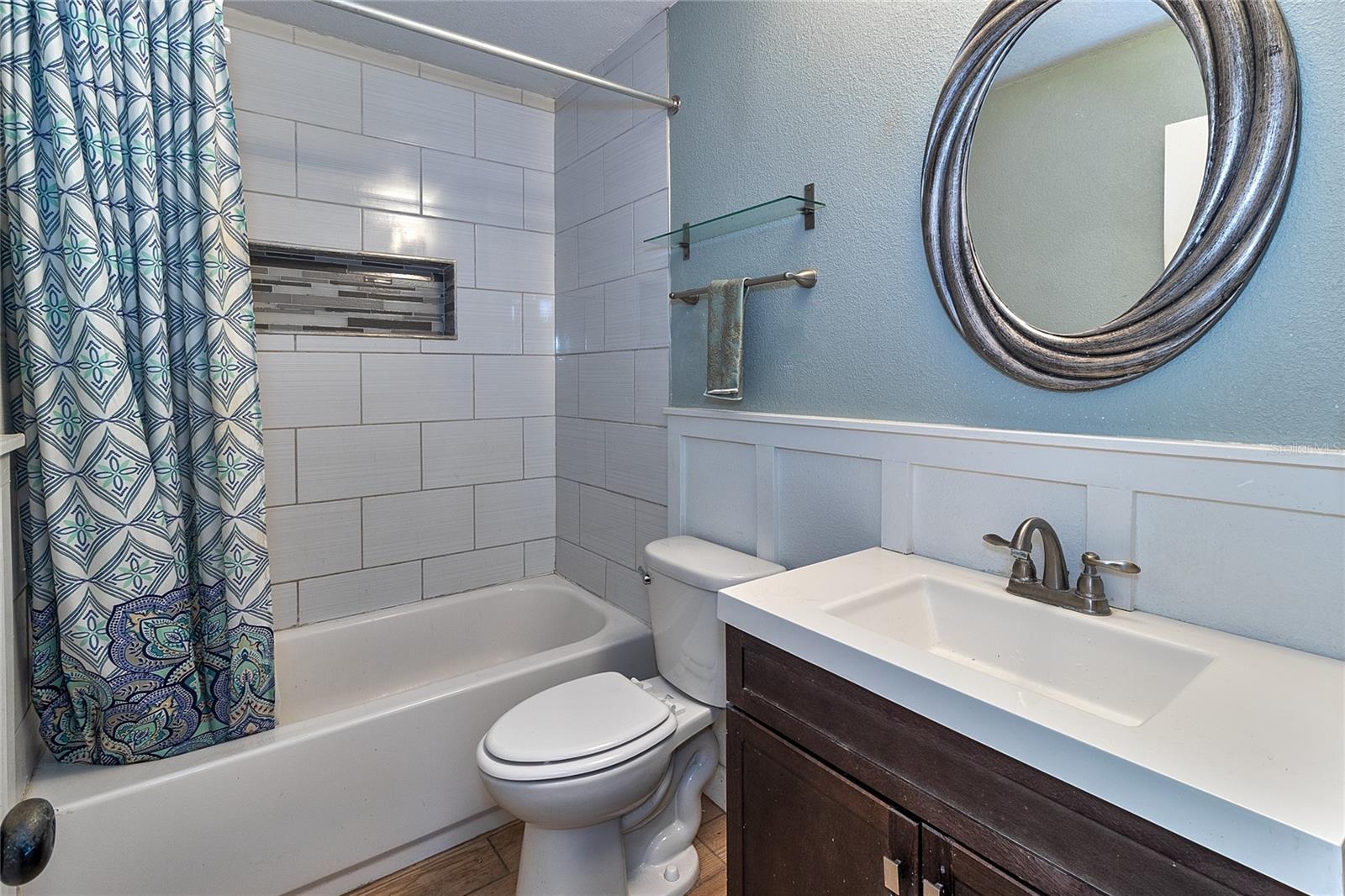 831 LAKESIDE DR — photo 28