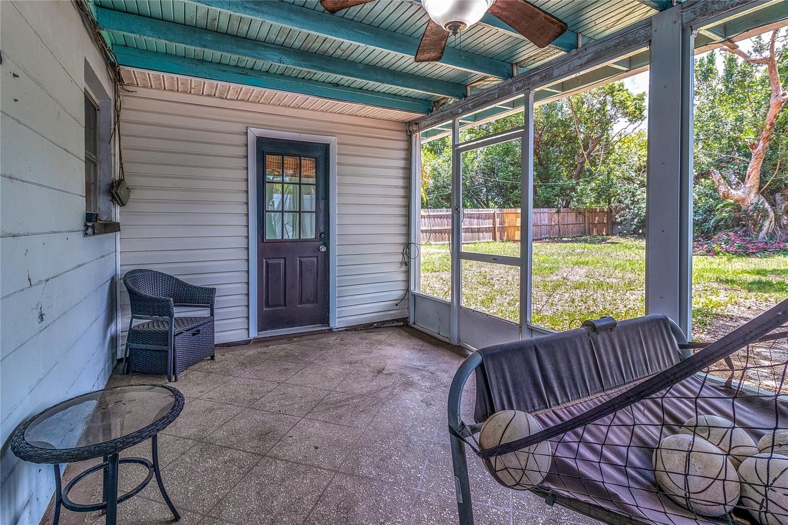 831 LAKESIDE DR — photo 41
