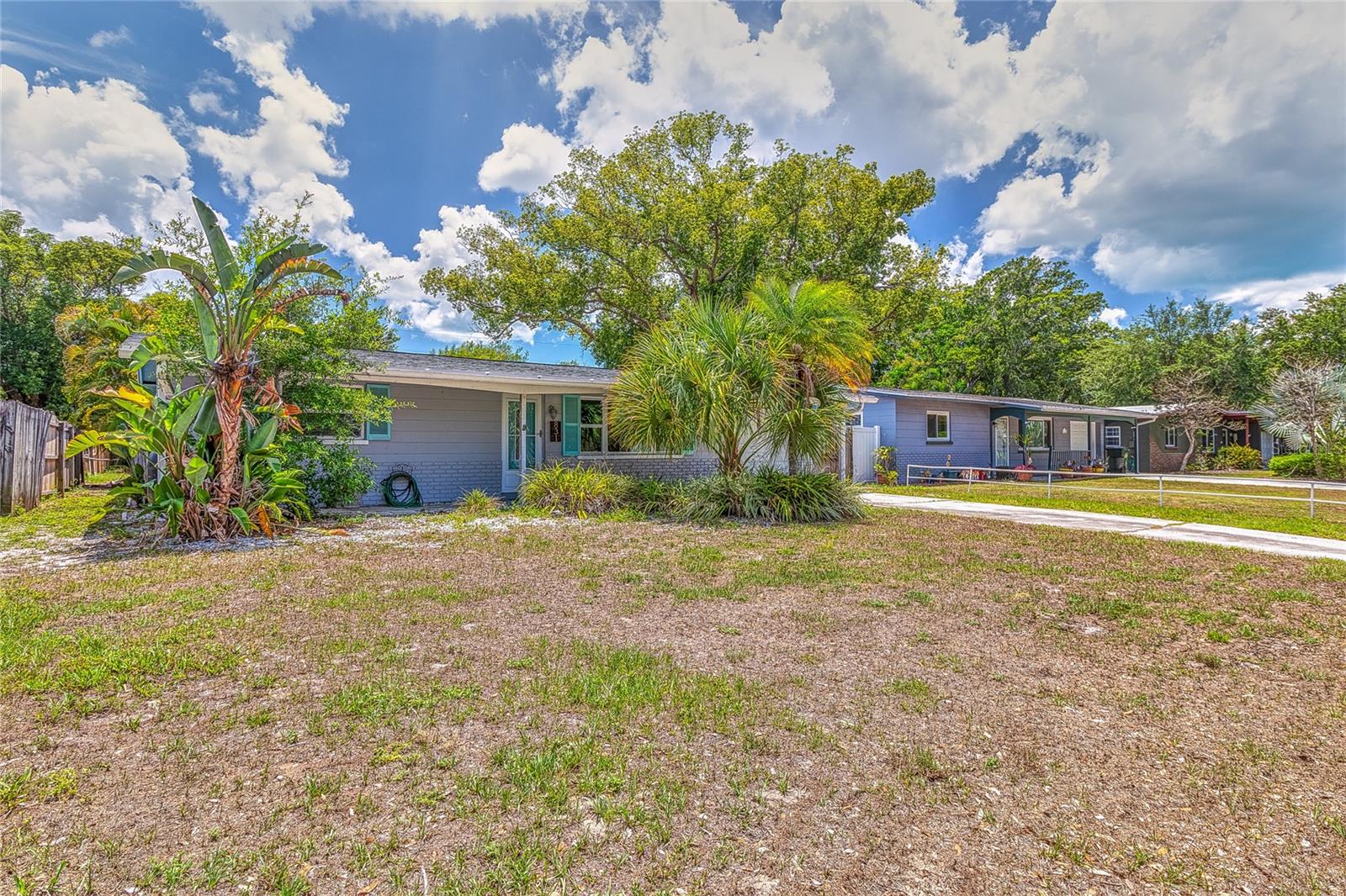 831 LAKESIDE DR — photo 8