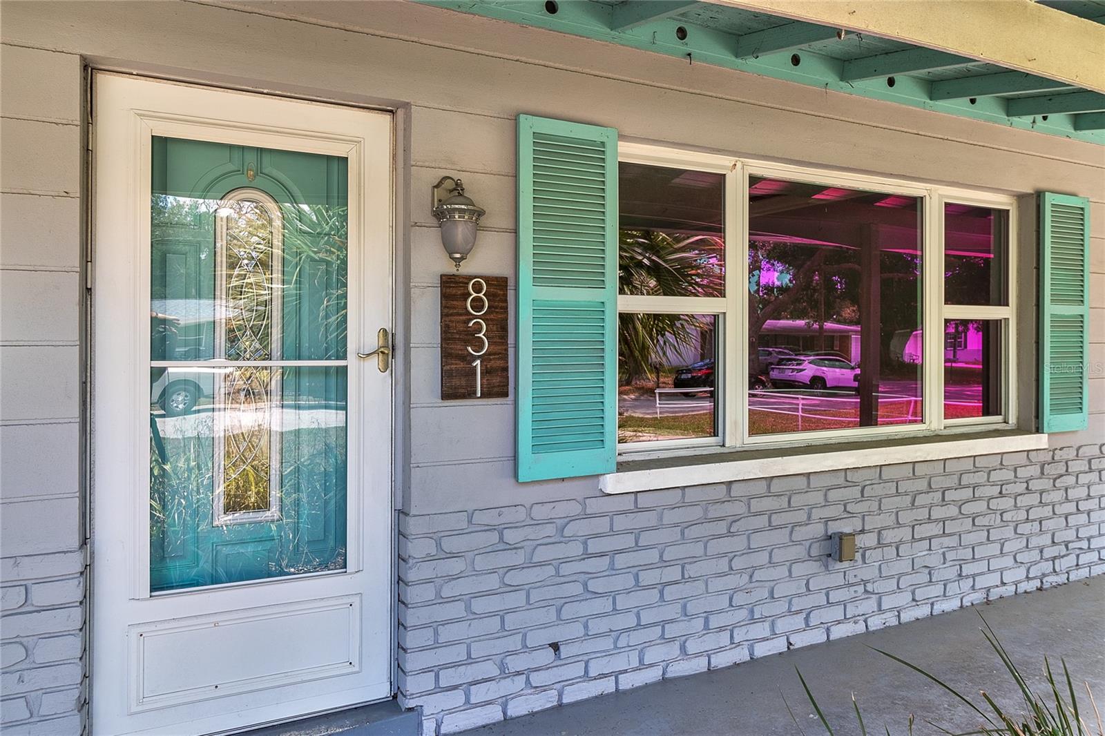 831 LAKESIDE DR — photo 3