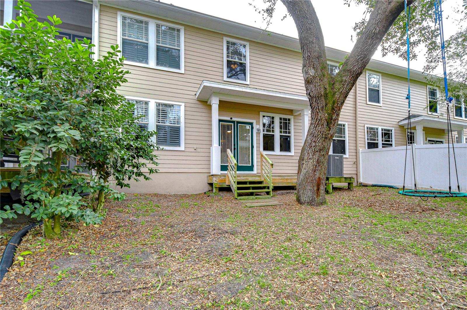208 ELM VIEW CT — photo 3