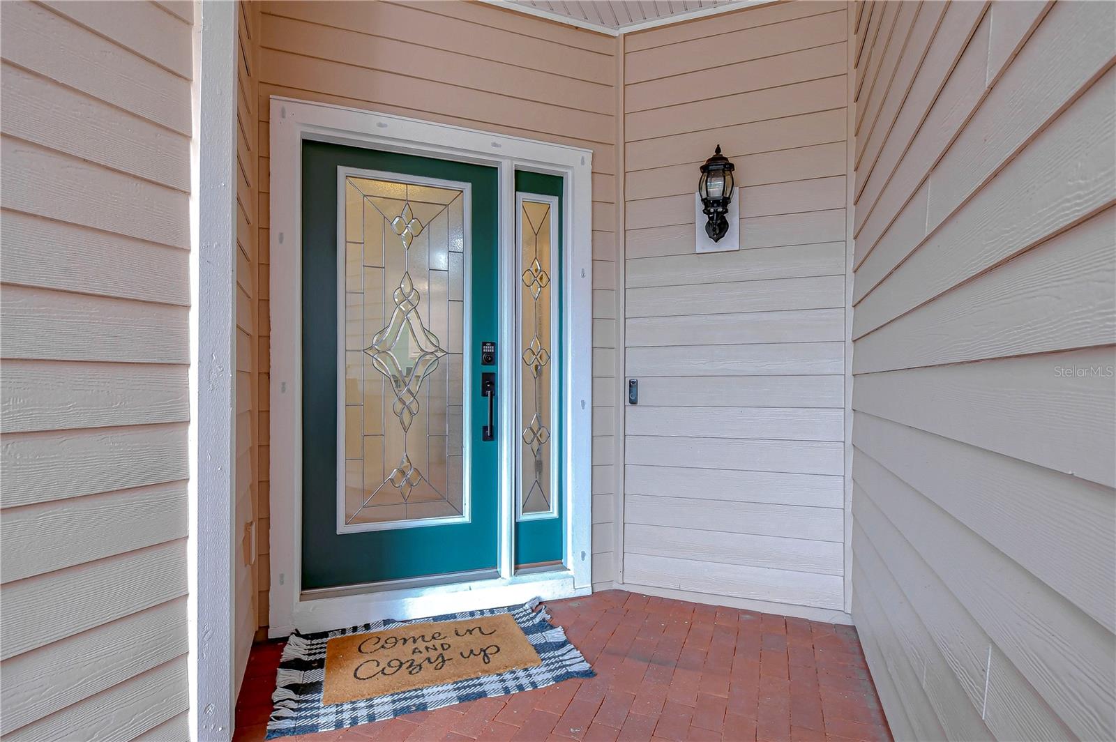208 ELM VIEW CT — photo 2