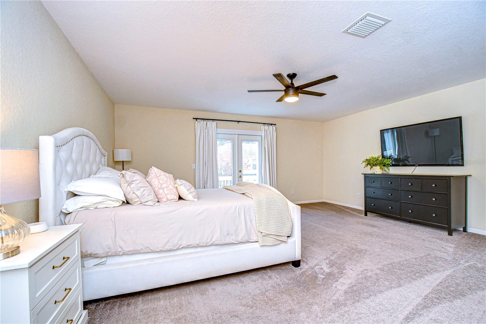 208 ELM VIEW CT — photo 17