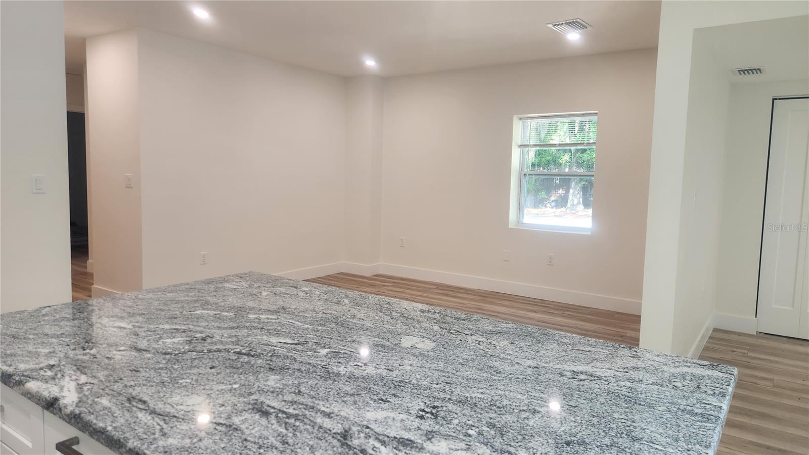 2117 5TH ST #Front House — photo 7