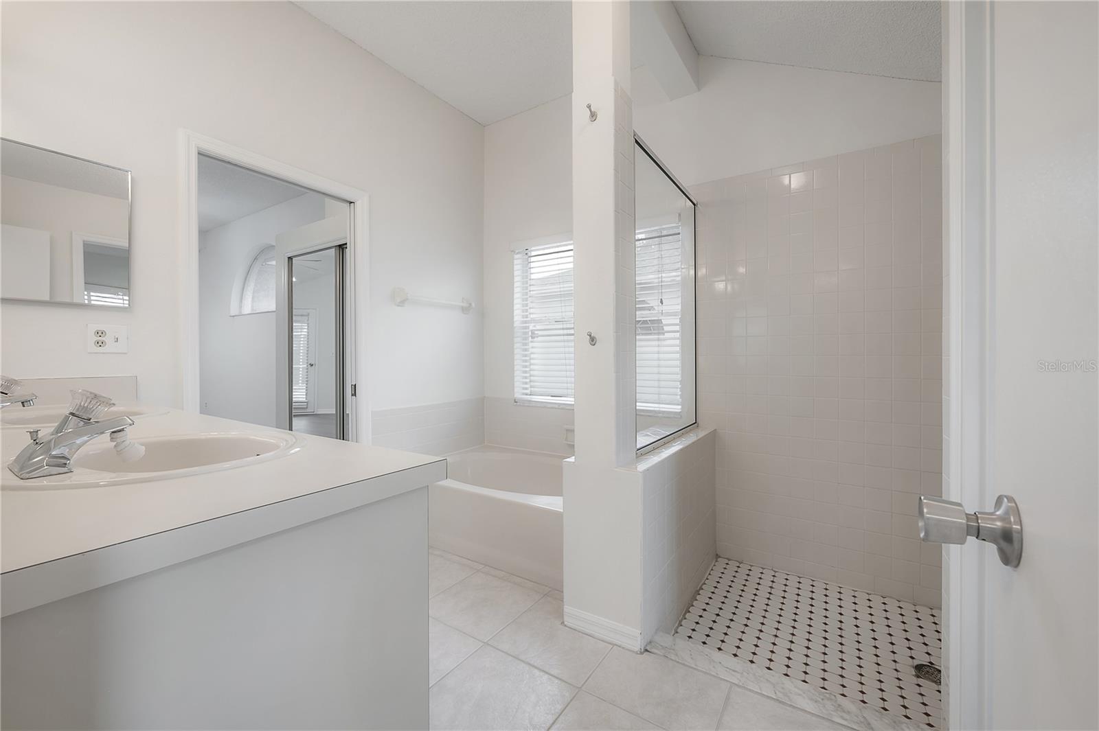 15121 HEATHRIDGE DR — photo 18