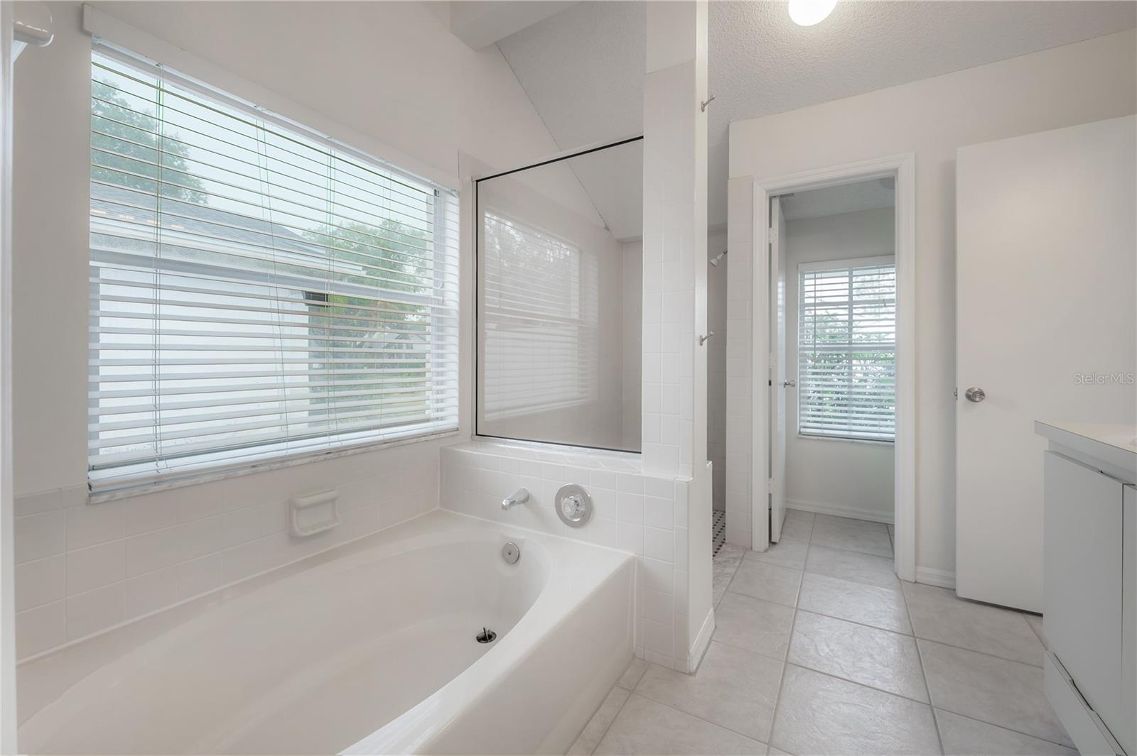 15121 HEATHRIDGE DR — photo 17