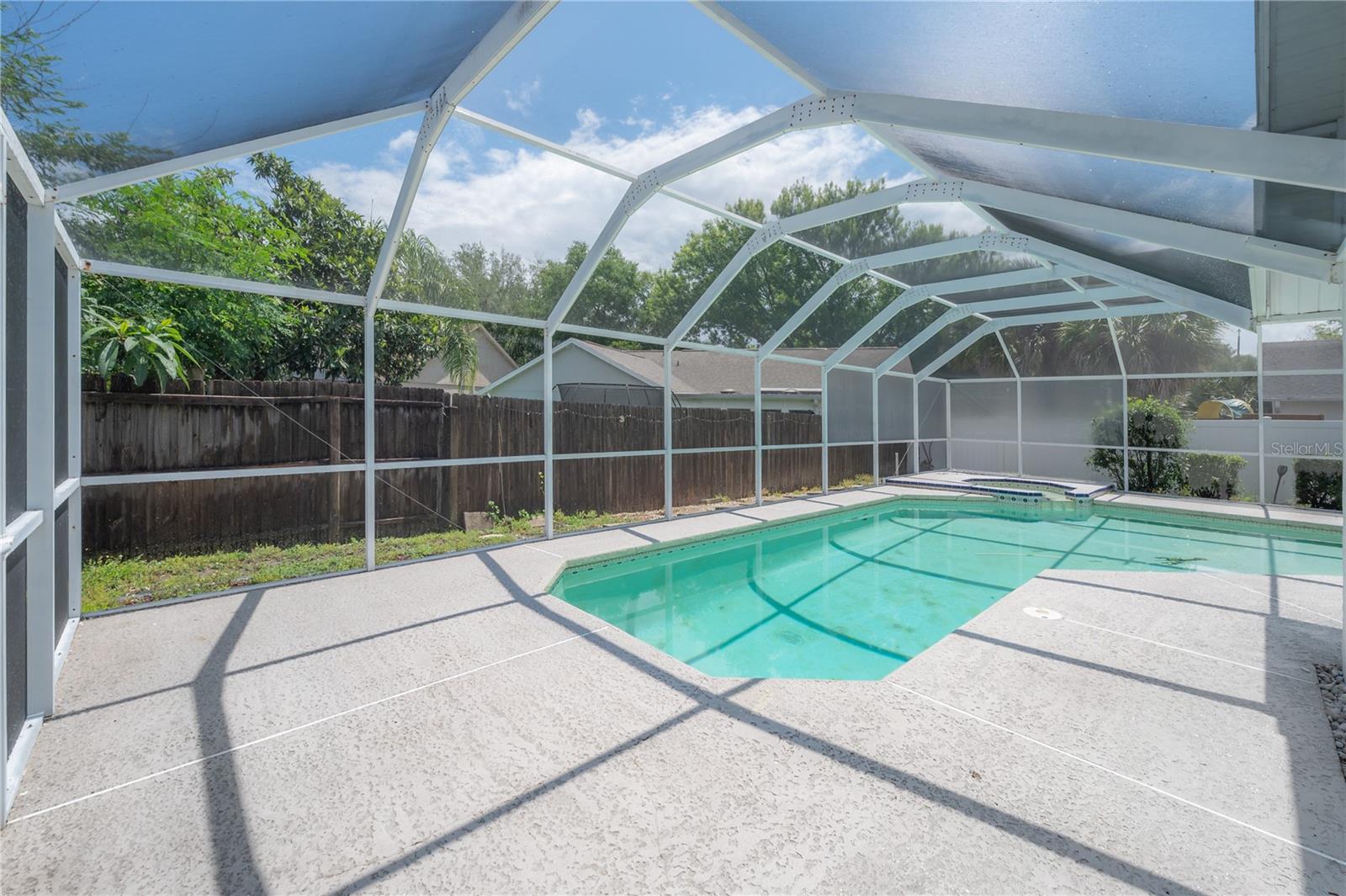 15121 HEATHRIDGE DR — photo 40