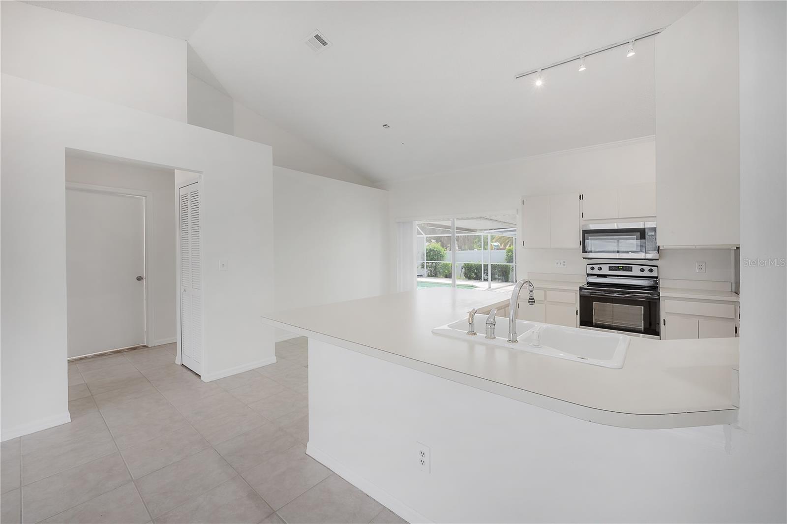 15121 HEATHRIDGE DR — photo 23