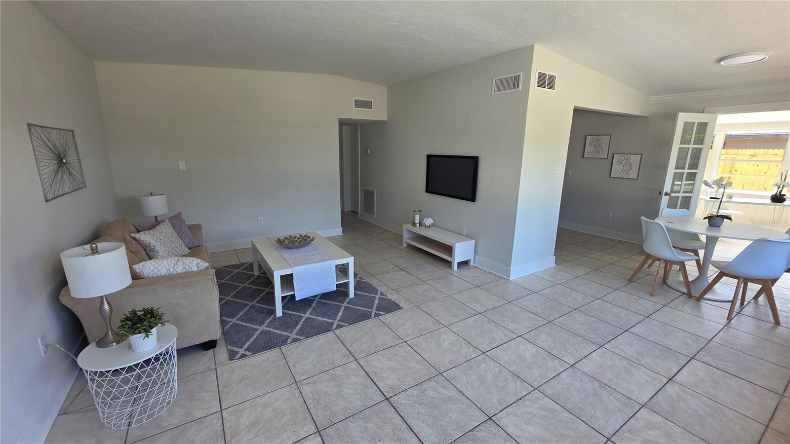 3167 IRVING ST — photo 2