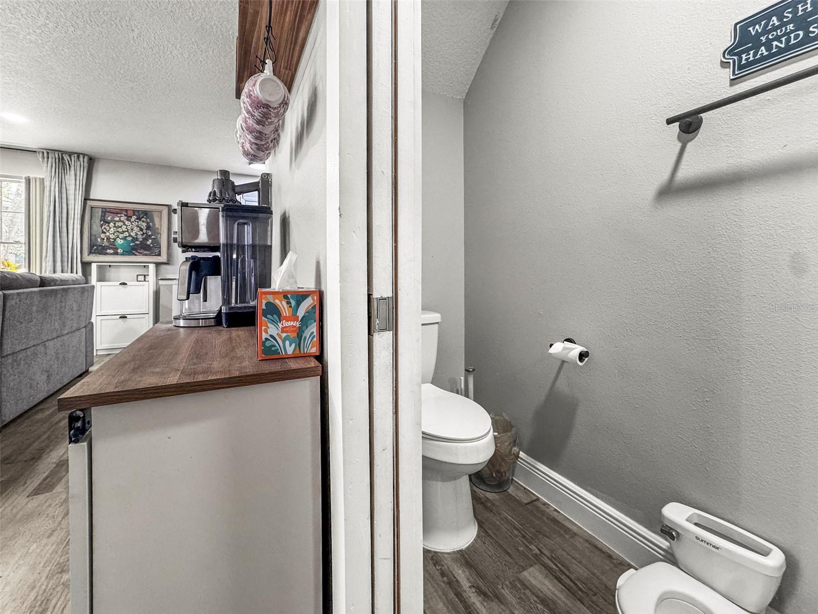 933 HAMILTON CT — photo 13
