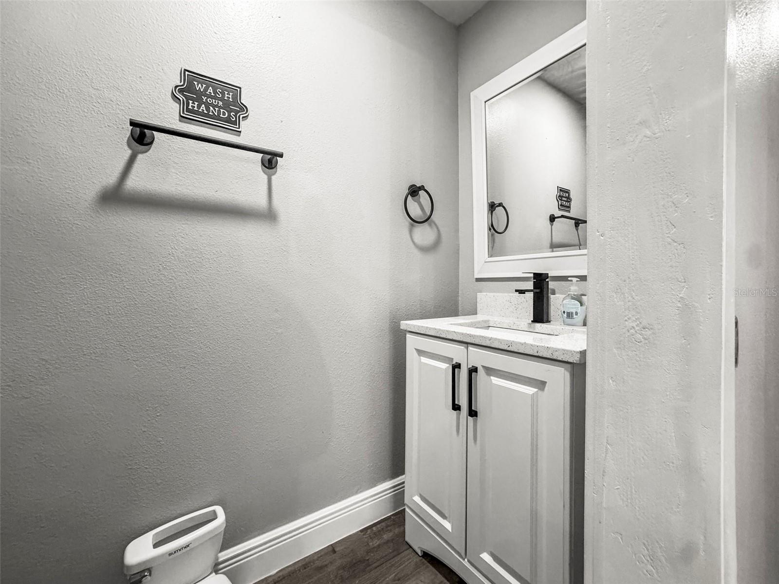 933 HAMILTON CT — photo 10