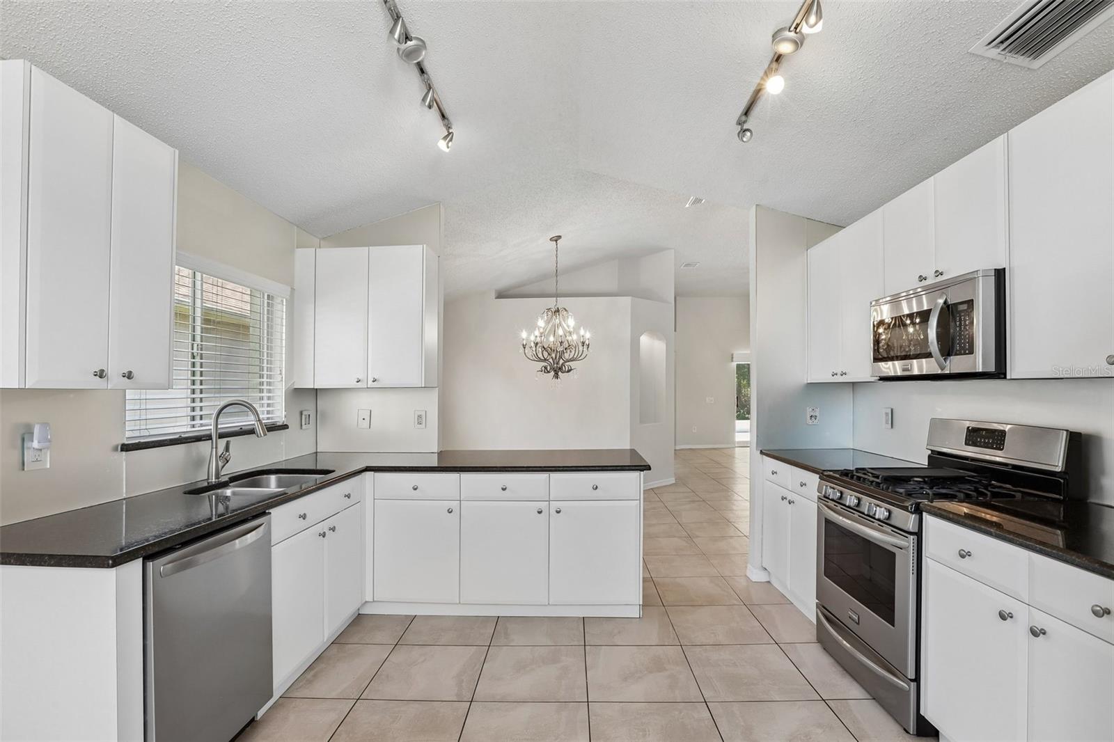 10216 CHARLESTON CORNER RD — photo 8