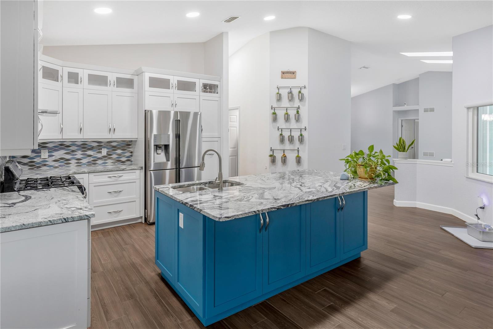 727 HIDDEN LAKE DR — photo 12