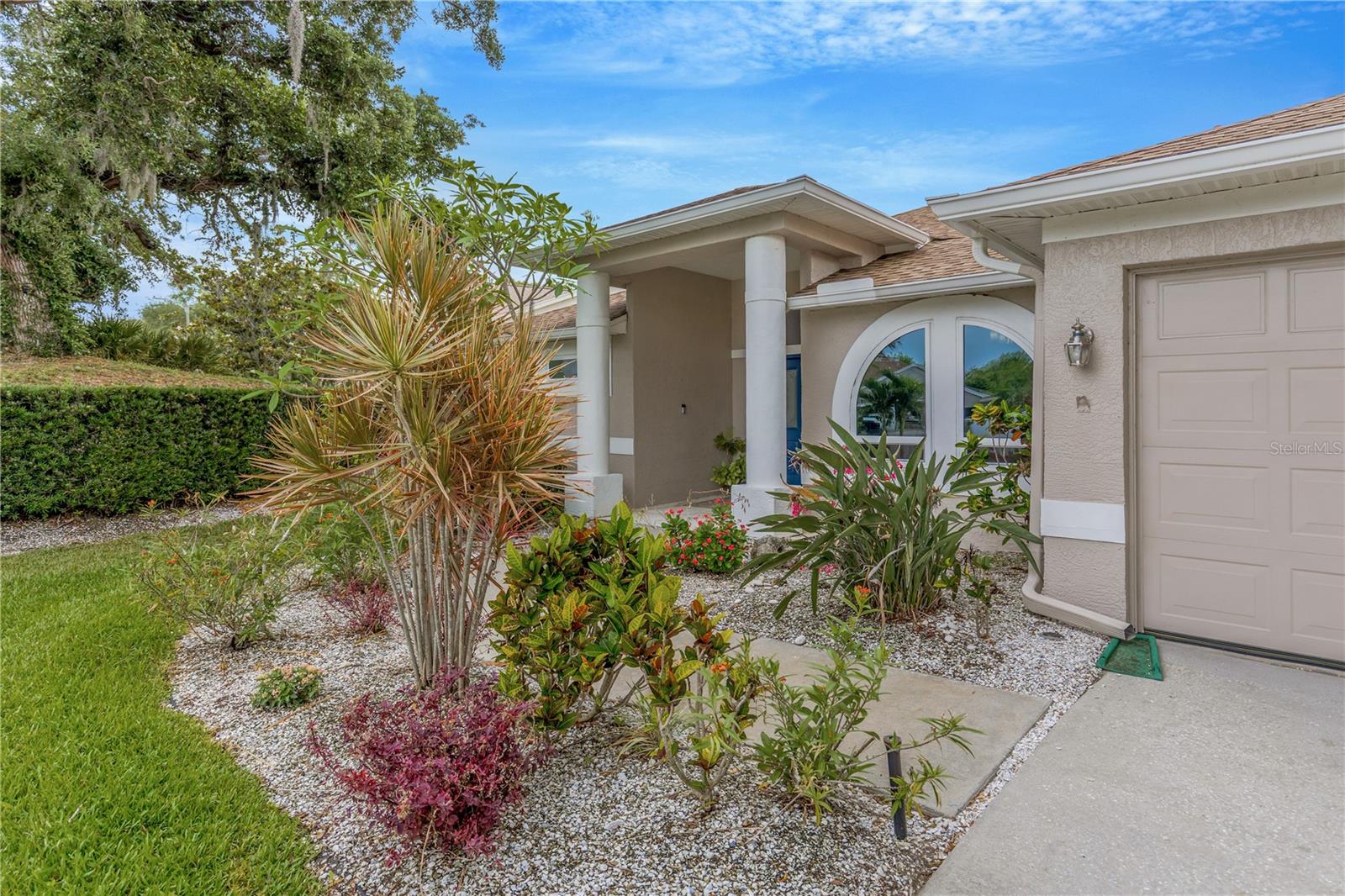 727 HIDDEN LAKE DR — photo 4