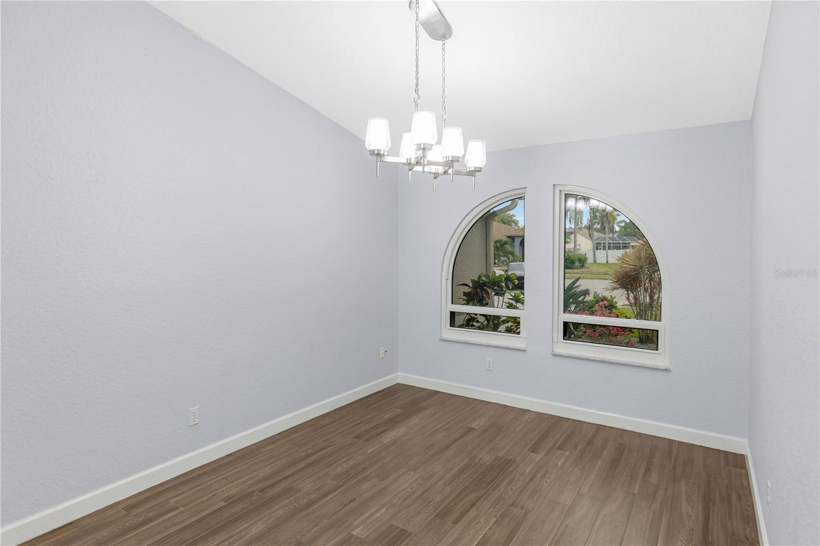 727 HIDDEN LAKE DR — photo 9