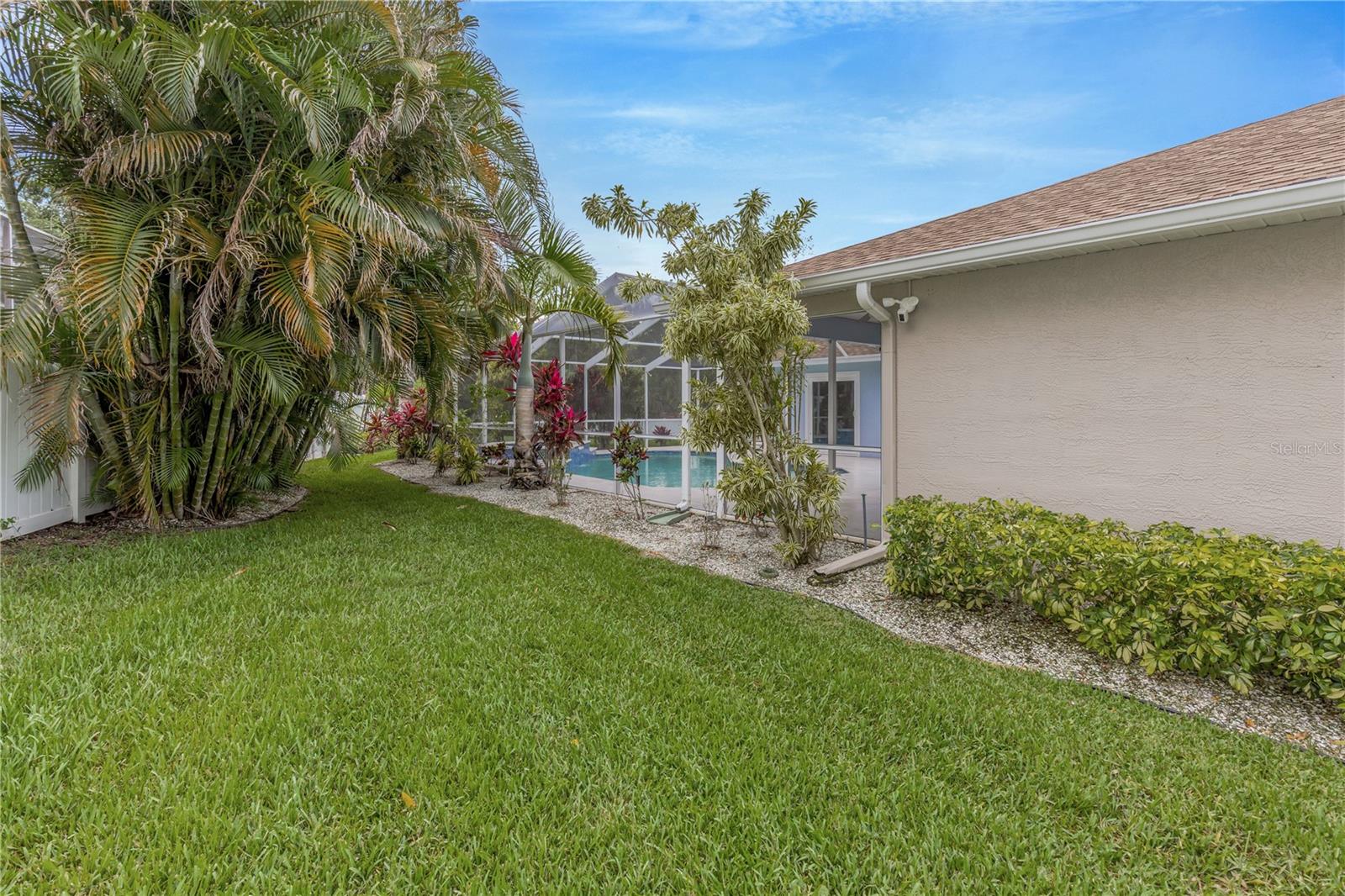 727 HIDDEN LAKE DR — photo 49