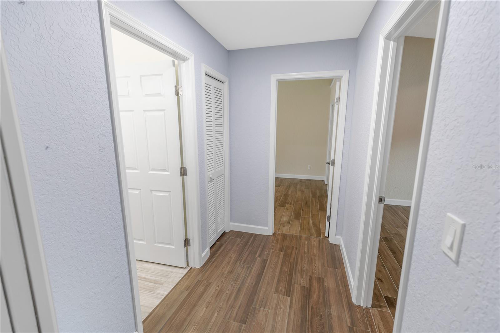 727 HIDDEN LAKE DR — photo 21