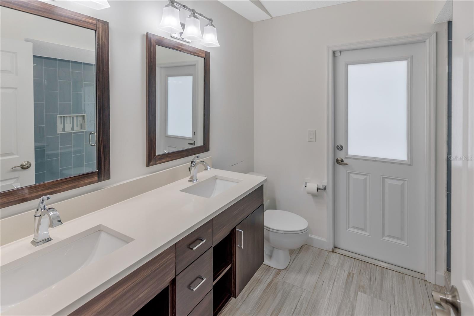 727 HIDDEN LAKE DR — photo 24