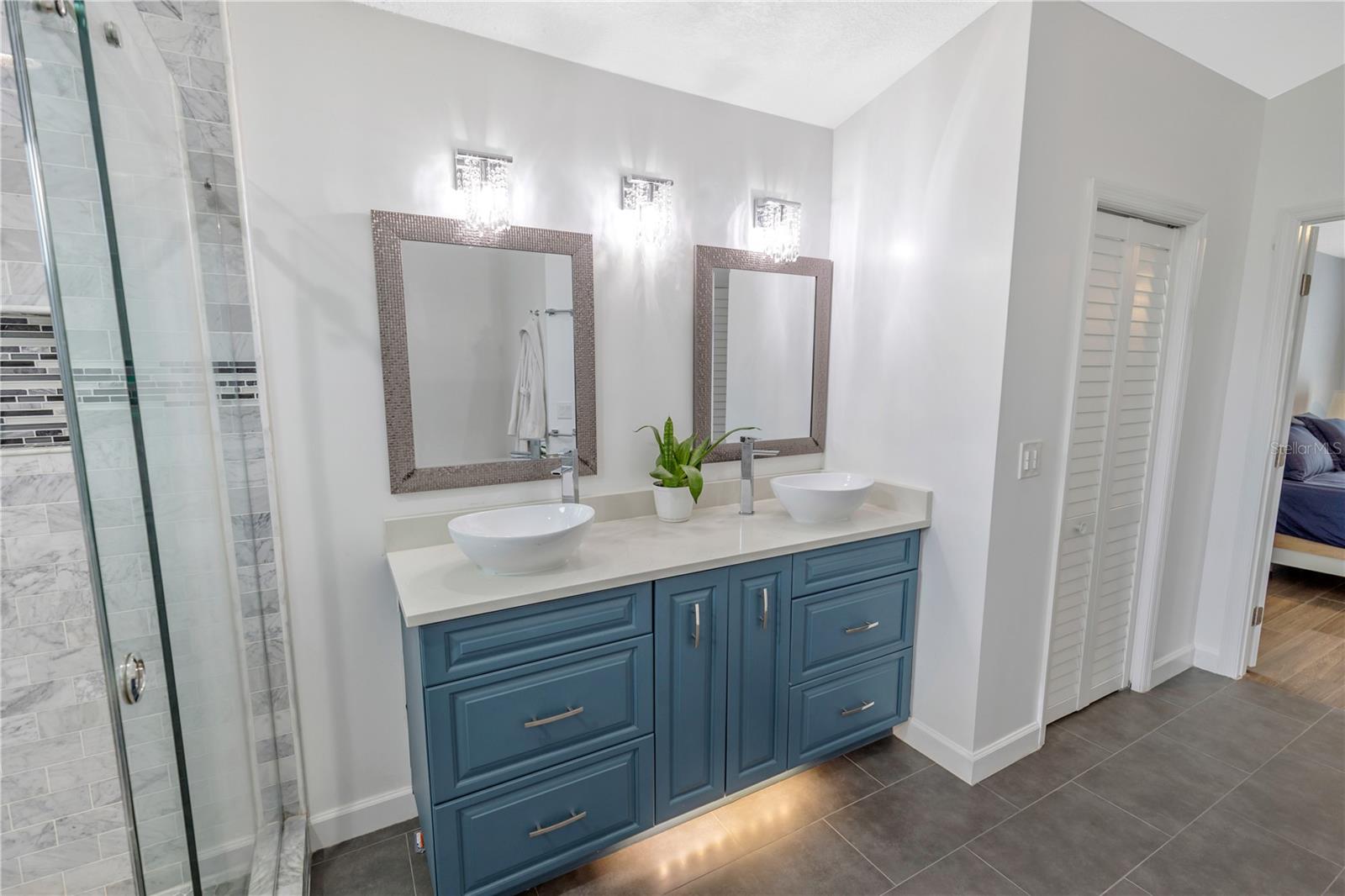 727 HIDDEN LAKE DR — photo 37