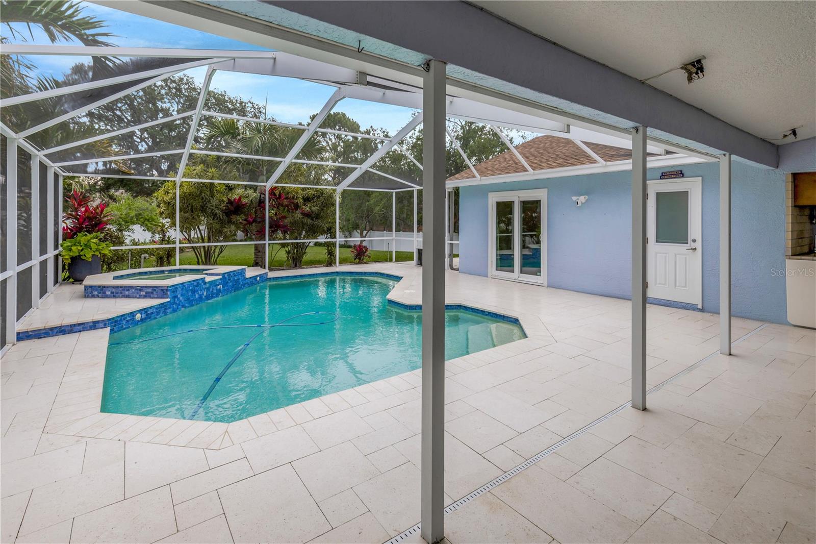 727 HIDDEN LAKE DR — photo 41