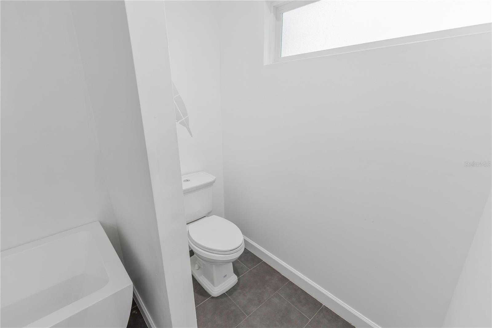 727 HIDDEN LAKE DR — photo 35