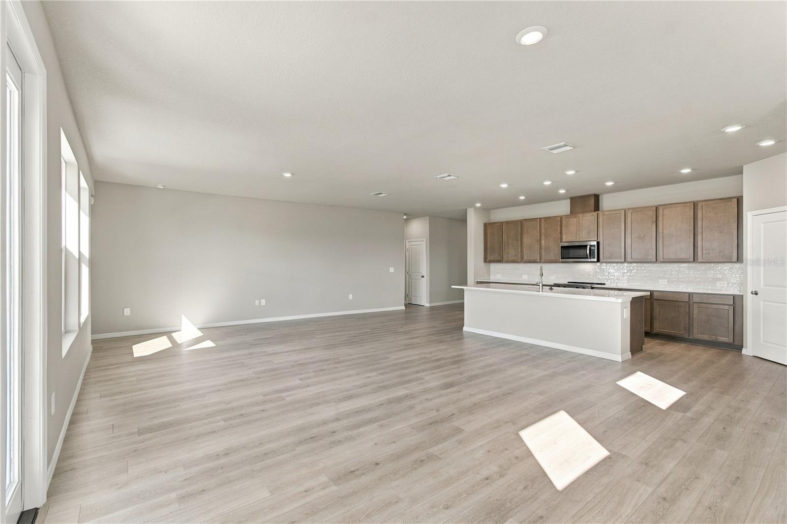 437 SPRING HARVEST DR — photo 10