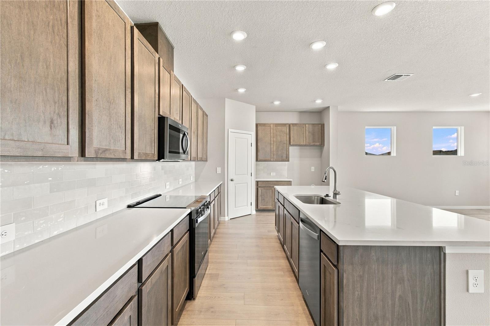 437 SPRING HARVEST DR — photo 6