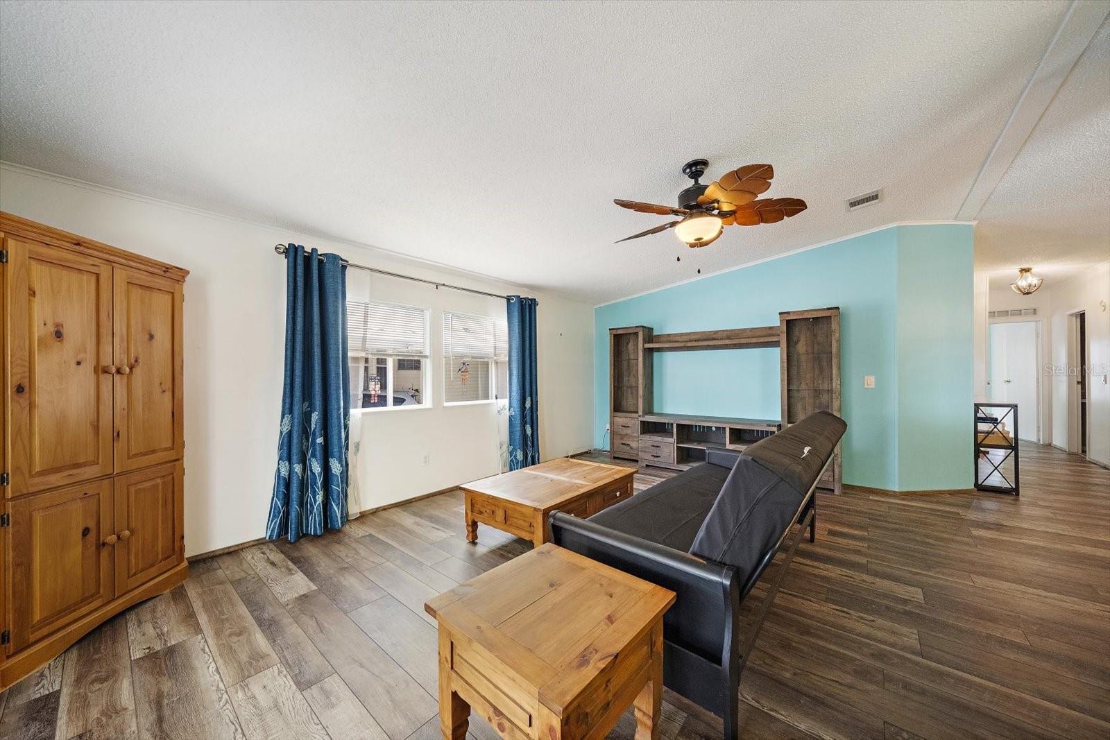 8102 MARIE LN — photo 27