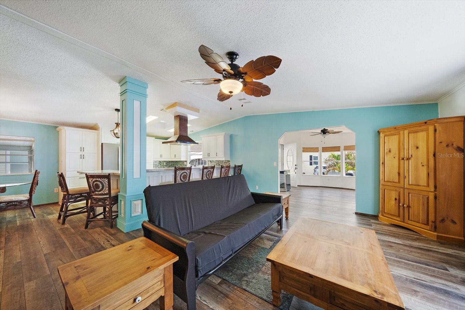 8102 MARIE LN — photo 25
