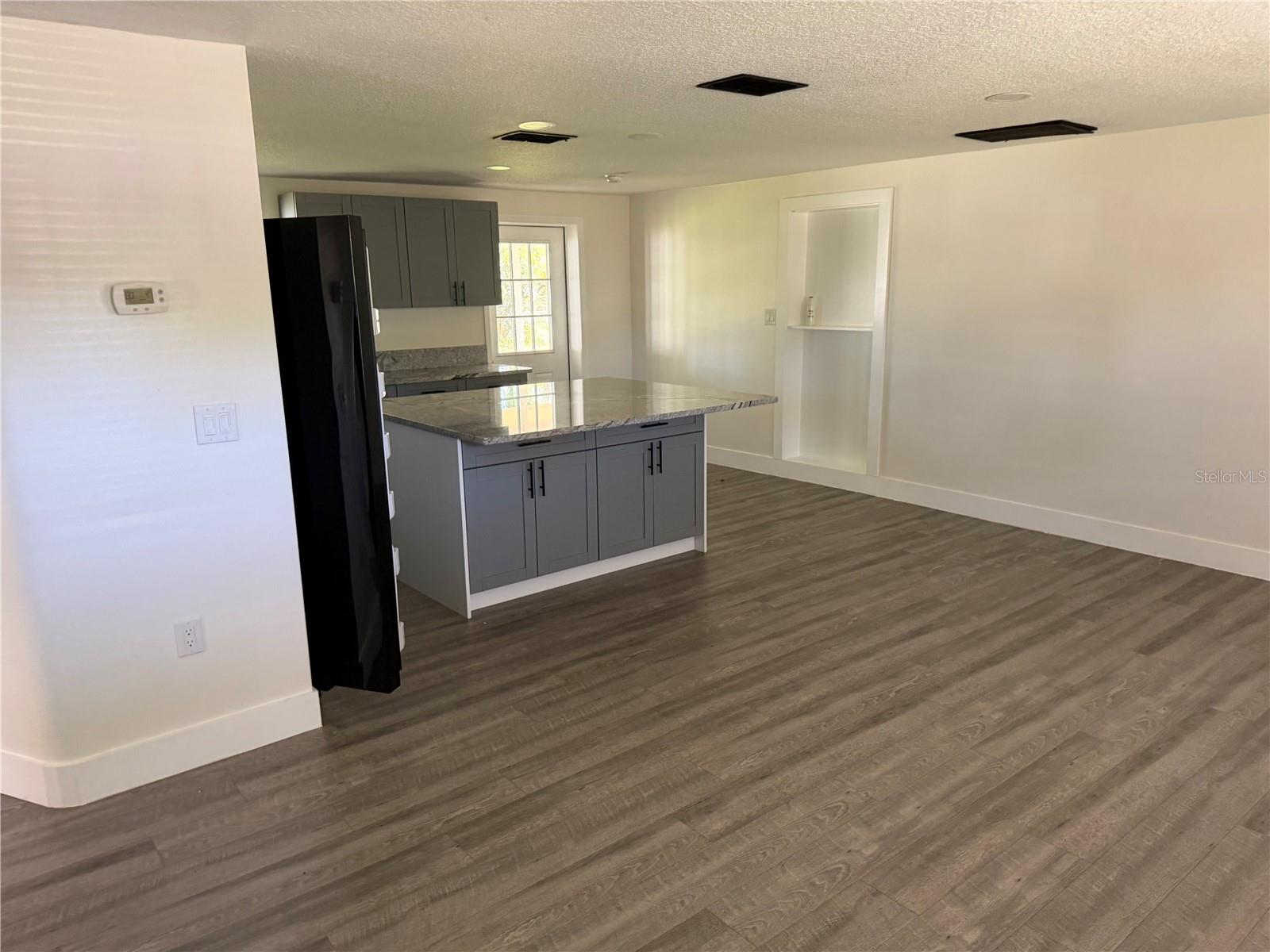 6845 CAROB DR — photo 6