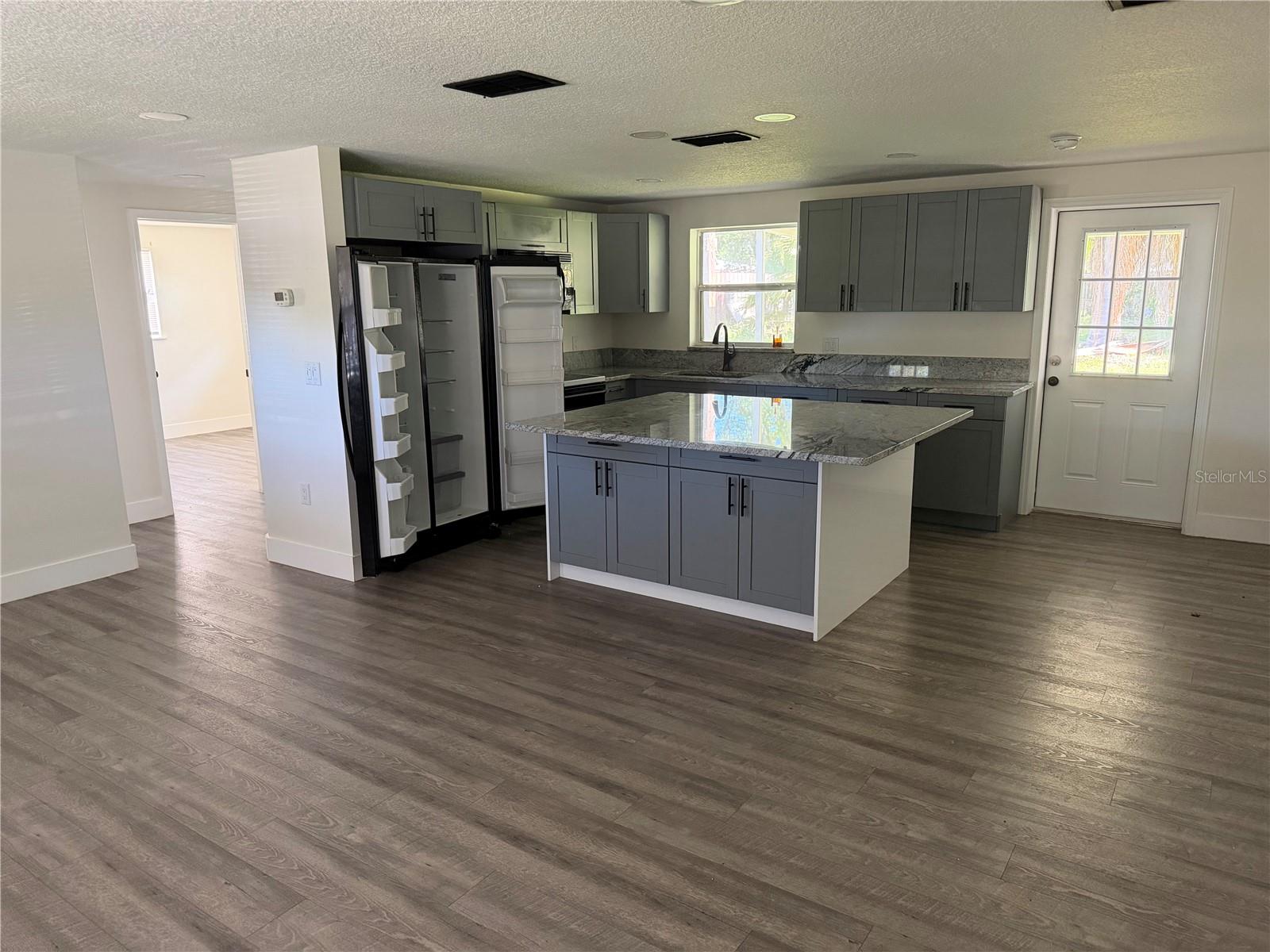 6845 CAROB DR — photo 5