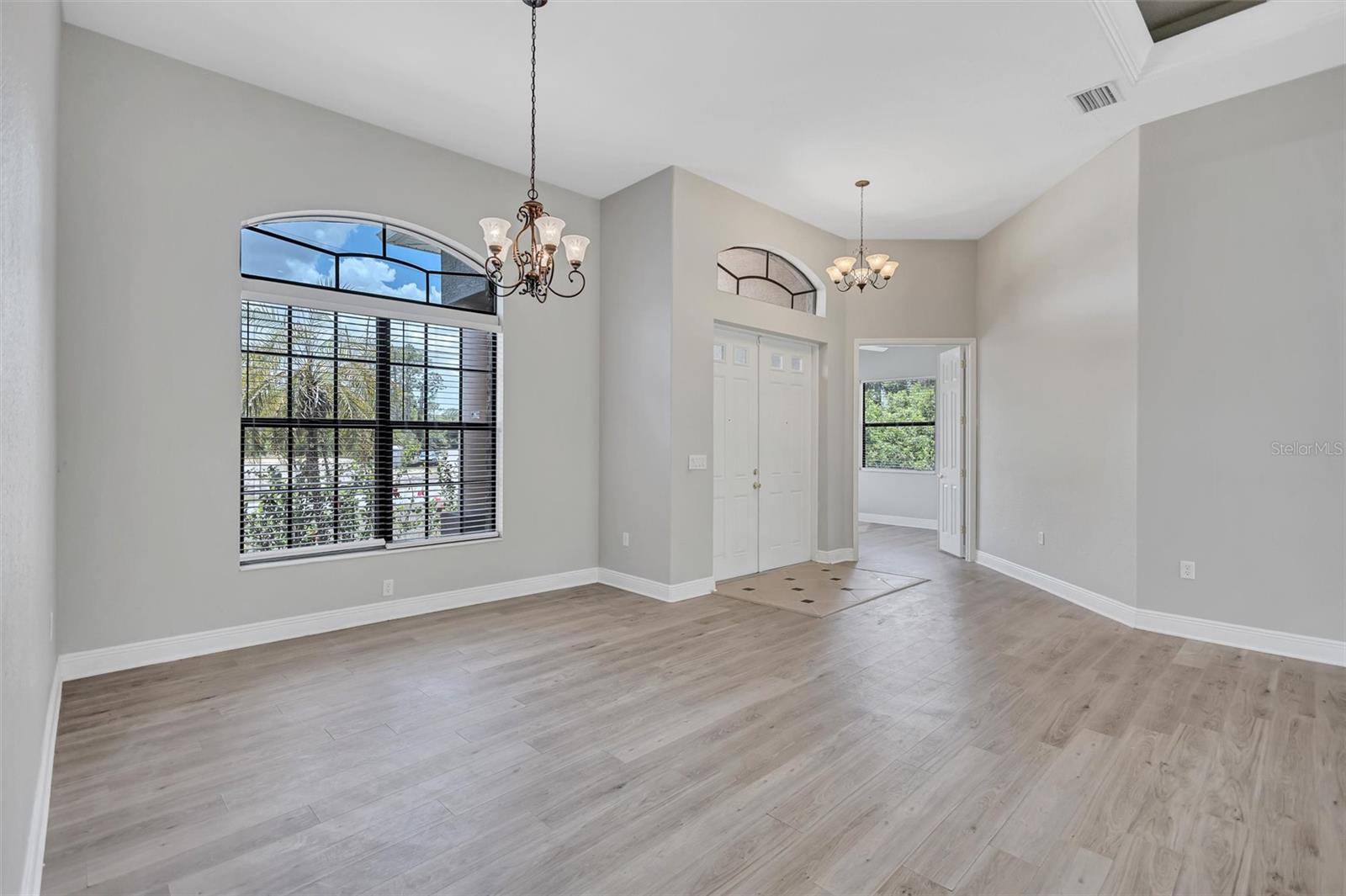 3284 NEWMARK ST — photo 10