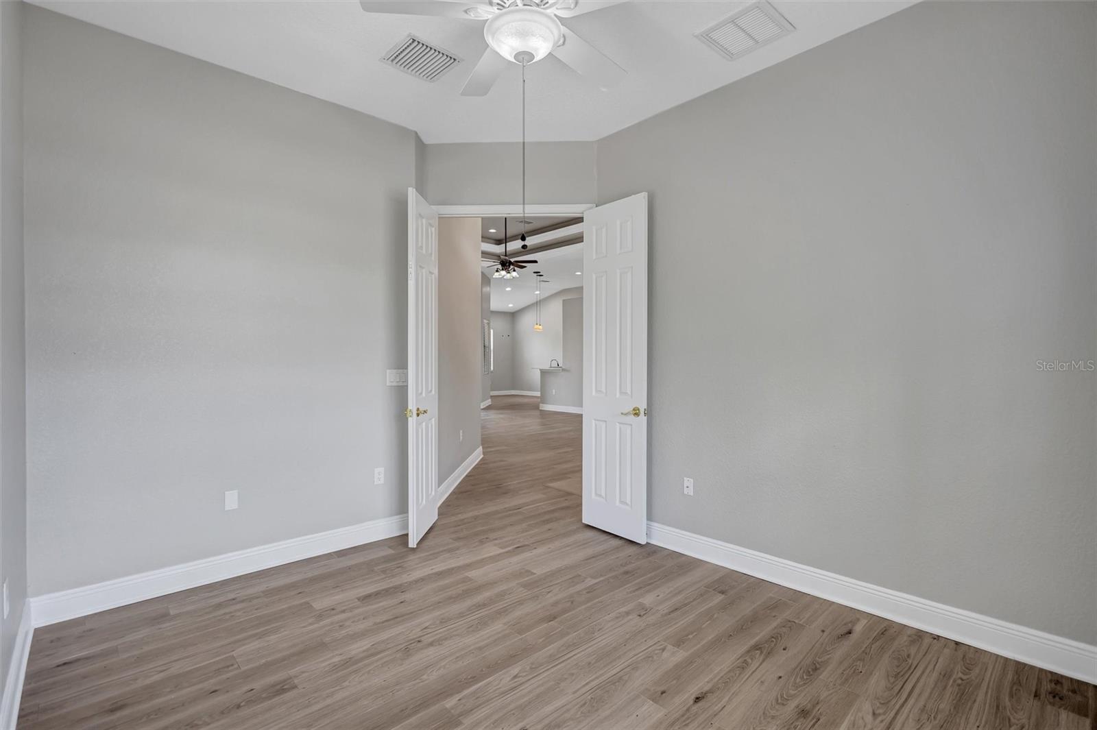 3284 NEWMARK ST — photo 7