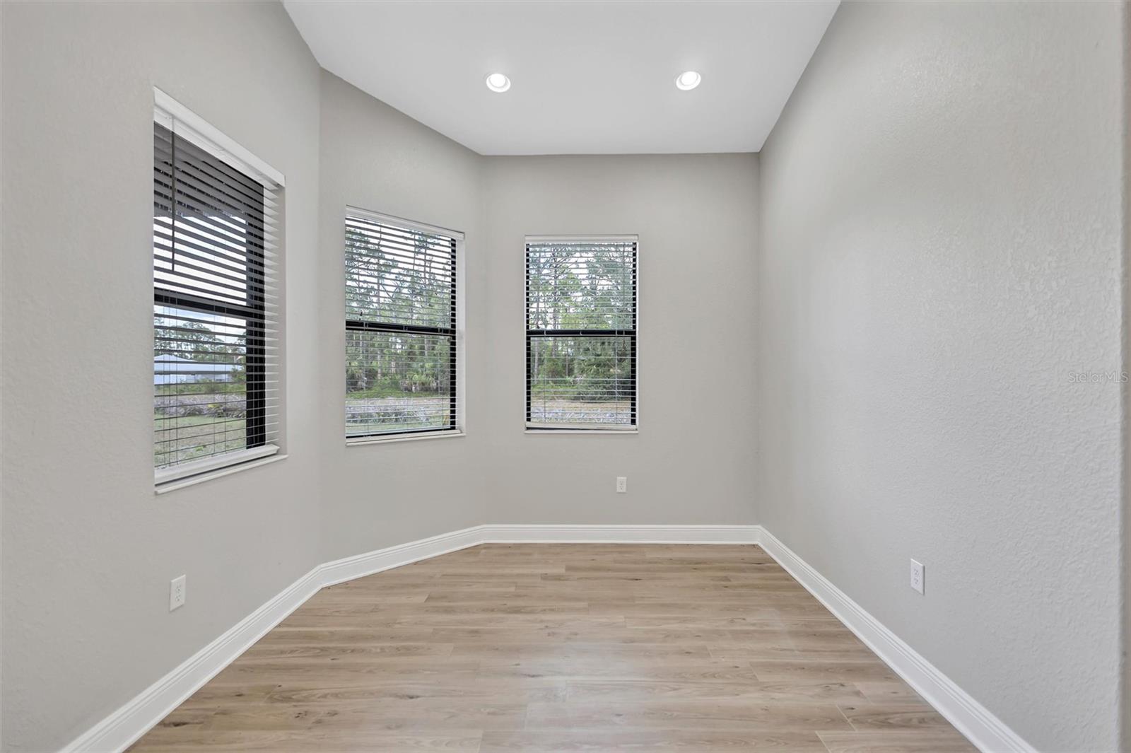 3284 NEWMARK ST — photo 22
