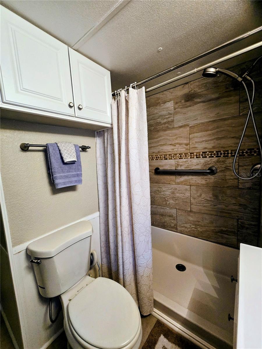 6235 PARKSEND LN — photo 20