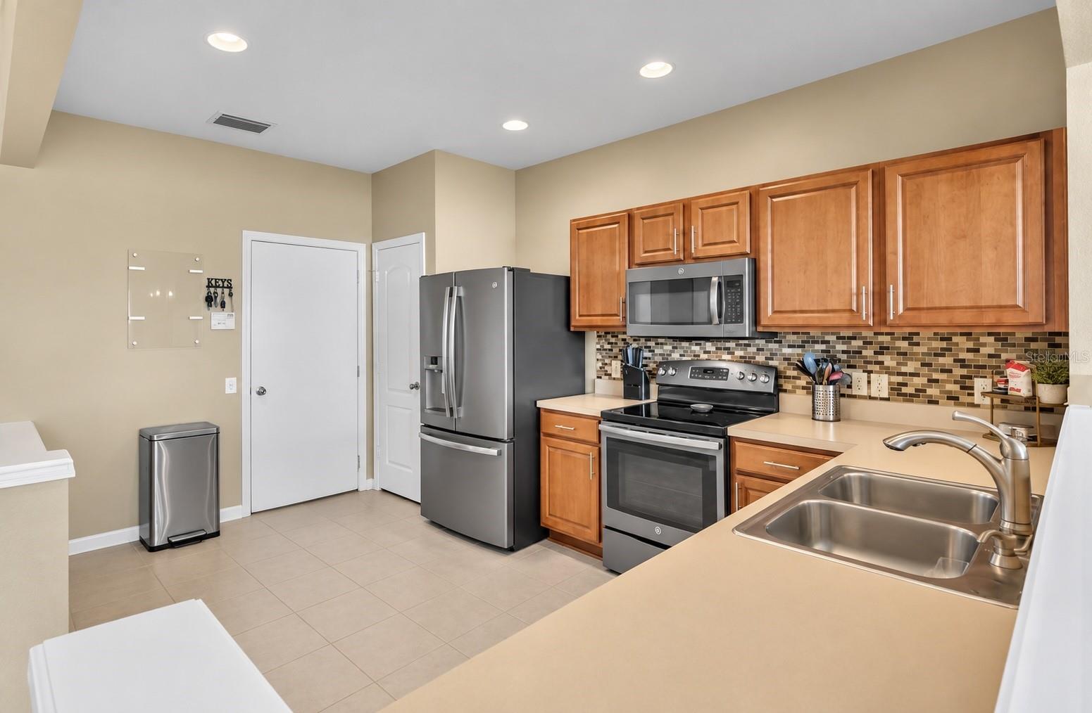 4939 POND RIDGE DR — photo 5
